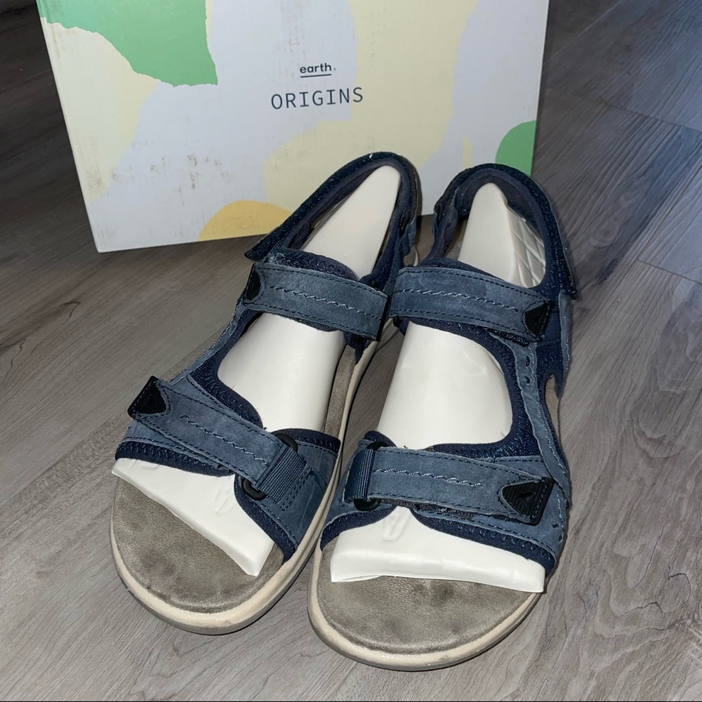 Earth Origins sandals 9